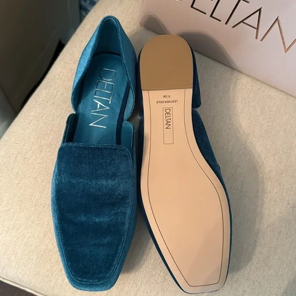 Deltan women’s Turquoise Blue Velvet Loafers 9.5 NEW NIB - Picture 3 of 4